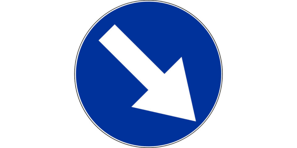 nakaz jazdy z prawej strony znaku