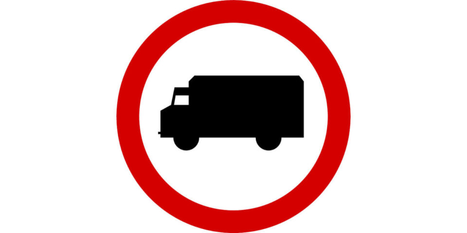 zakaz wjazdu samochodów ciężarowych