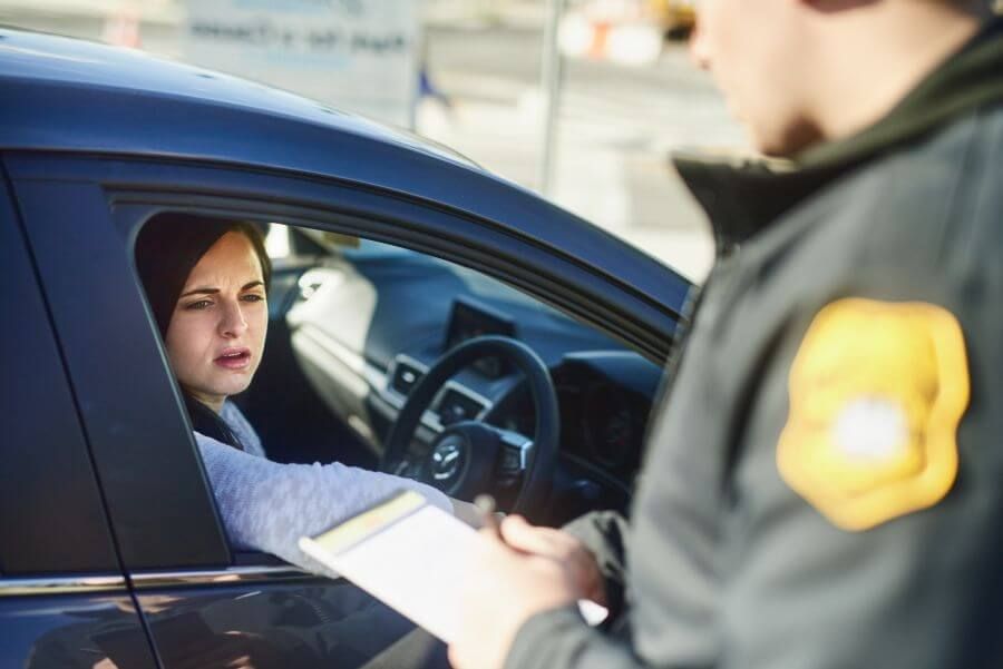 mandat za brak przeglądu 2022 – co może zrobić policjant w przypadku kontroli drogowej auta bez przeglądu
