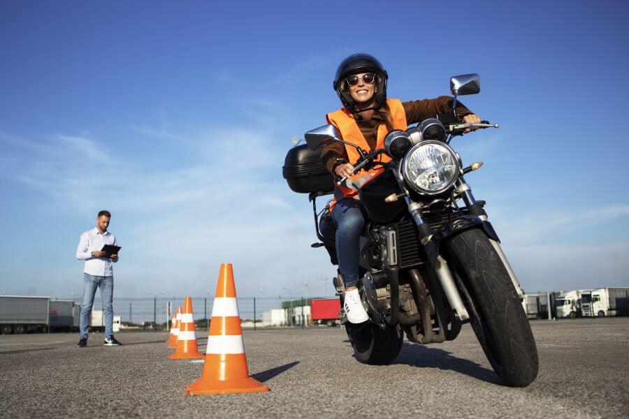 prawo jazdy na motocykl - cena kursu uprawniającego do egzaminu