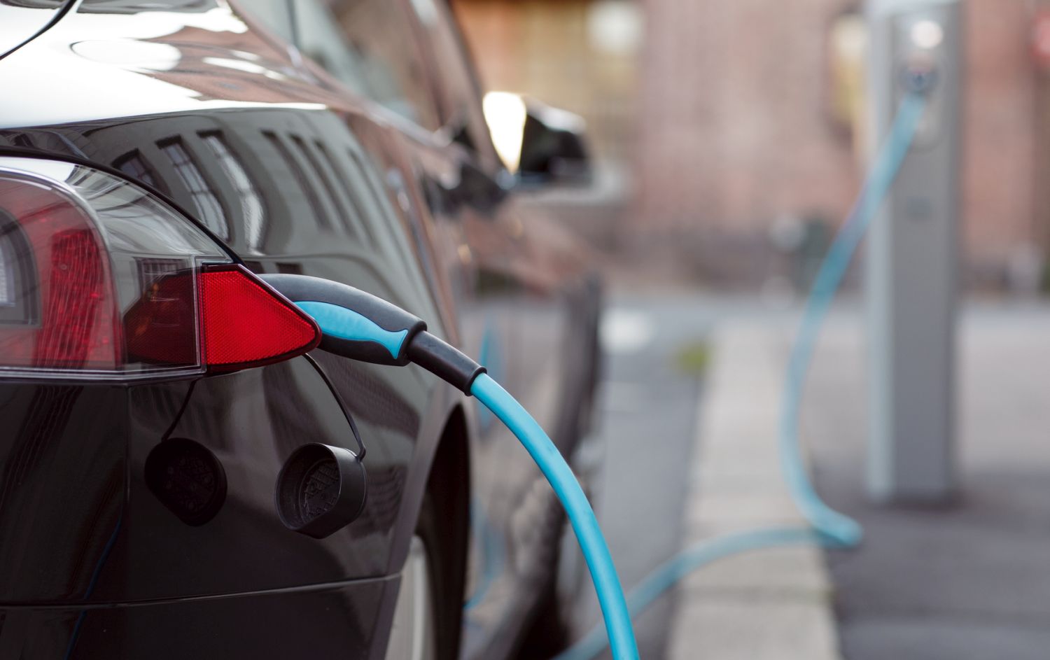 Ile trwa ładowanie samochodu elektrycznego?